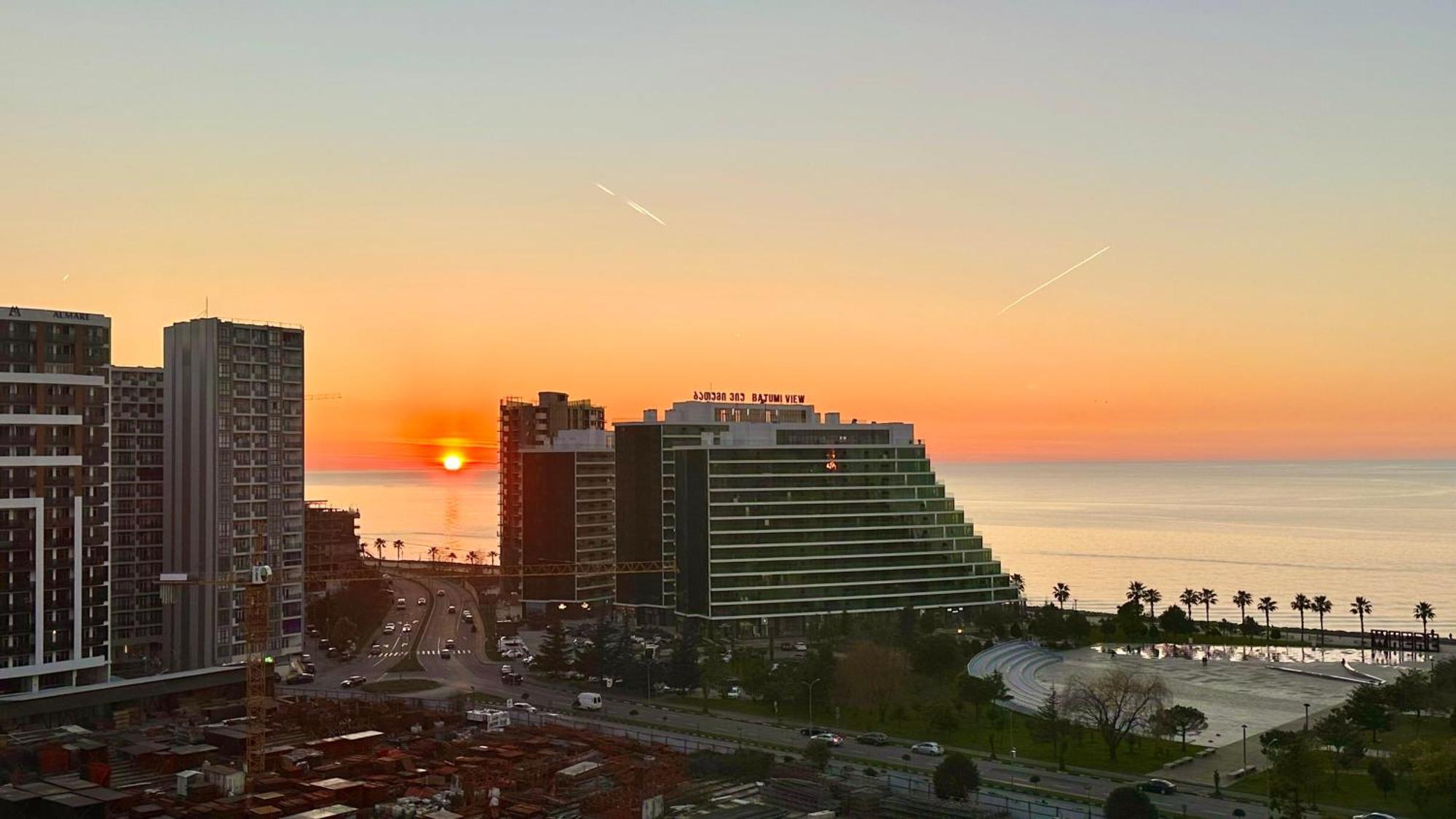 Batumi Boulevard Resort Rum bild
