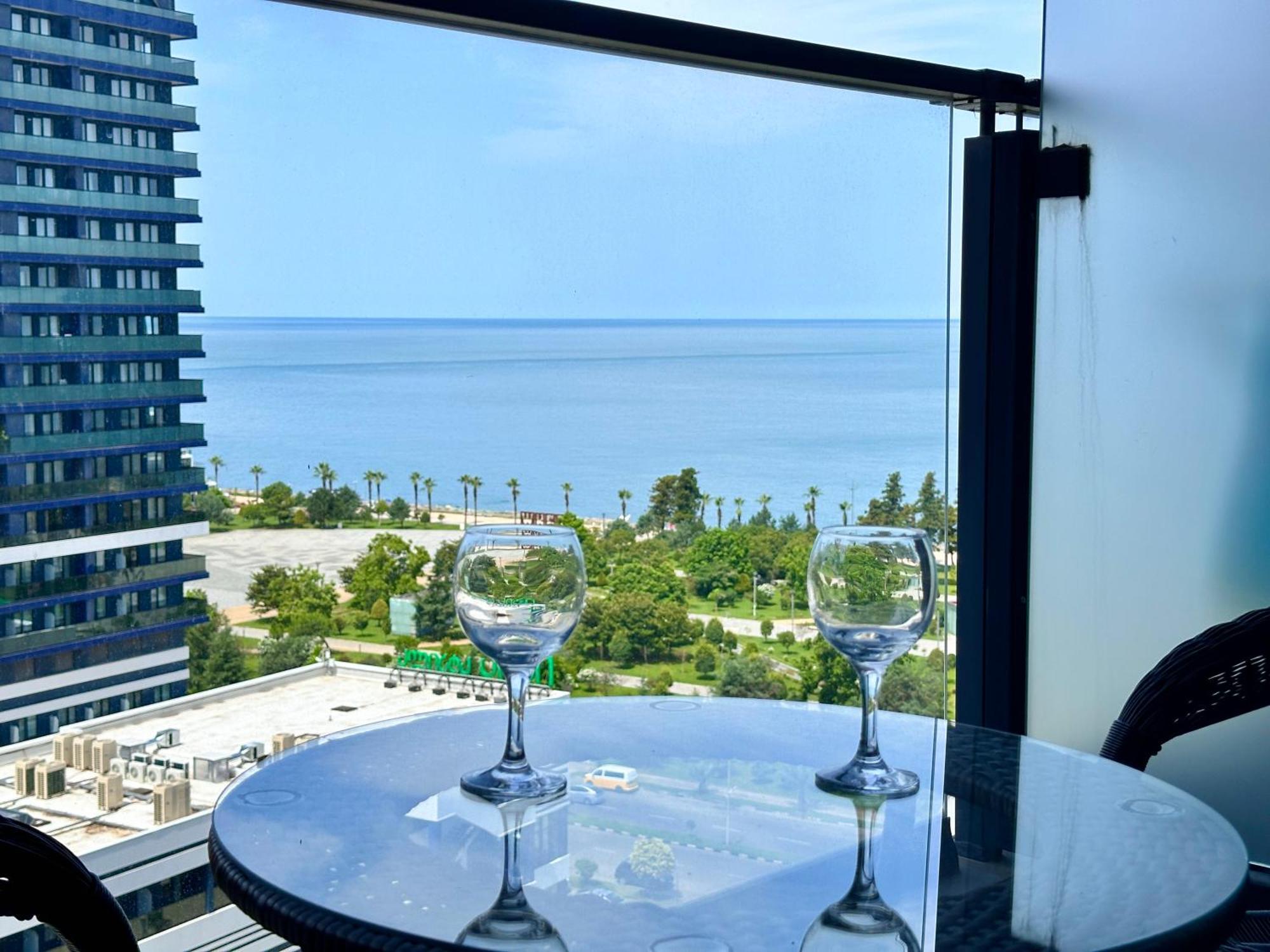 Batumi Boulevard Resort Exteriör bild