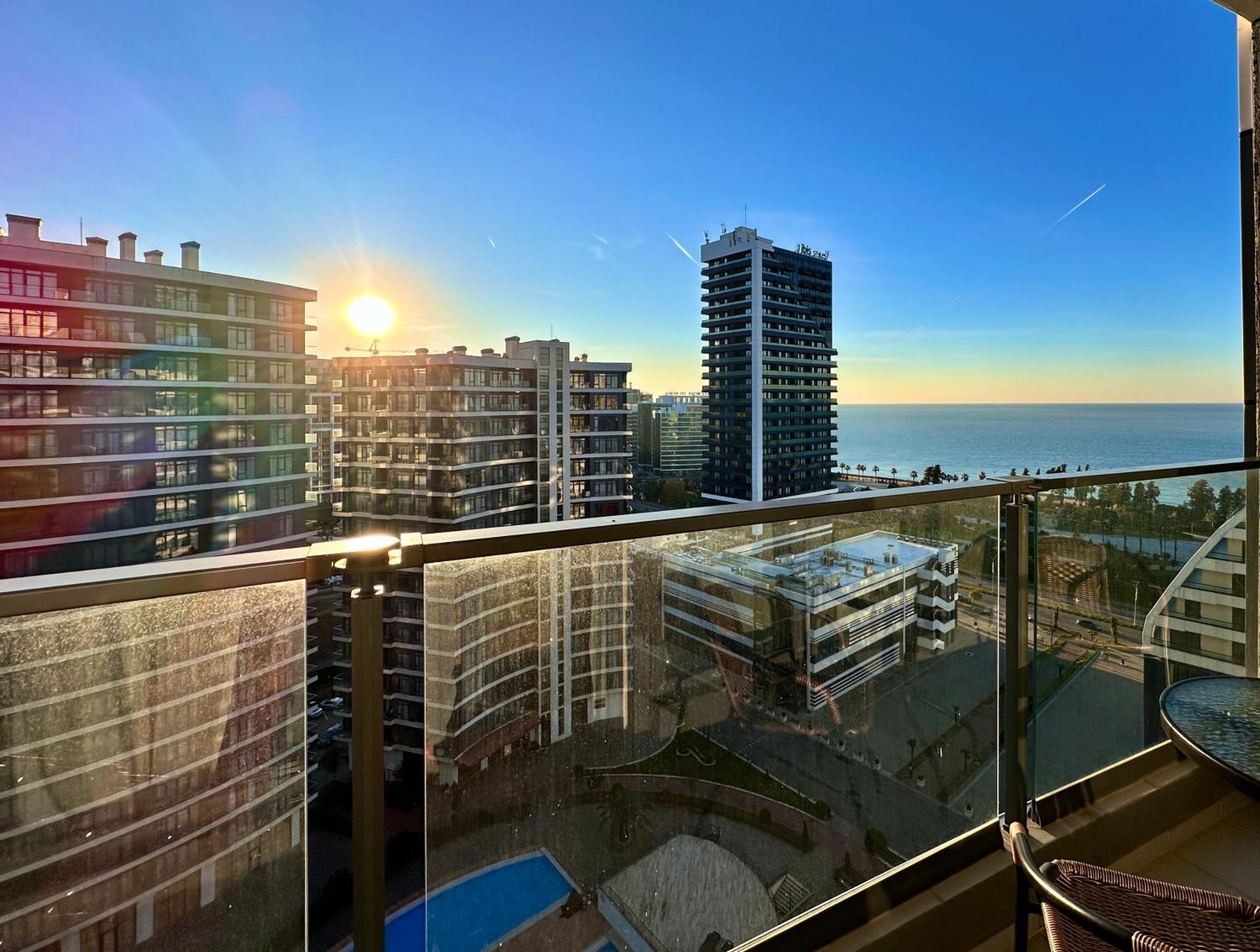 Batumi Boulevard Resort Exteriör bild